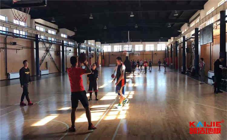 拼裝籃球場(chǎng)木地板什么品牌好