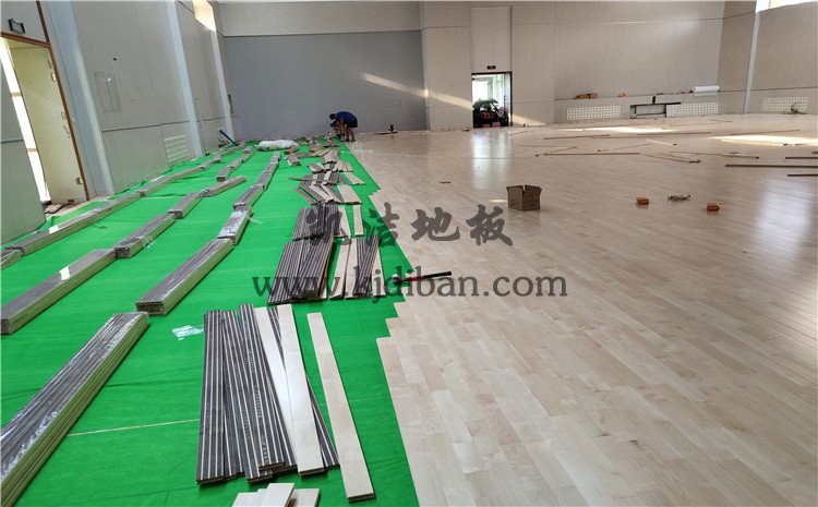 北京回龍觀育新學校籃球館木地板