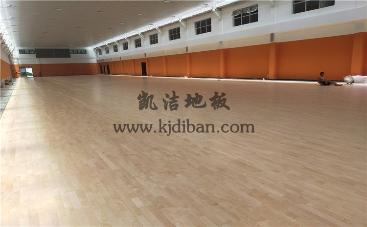 廣州長大公路培訓(xùn)學(xué)校籃球館木地板項目-凱潔實木運動地板